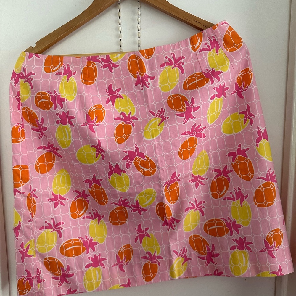 Super cute pineapple skirt Lilly Pulitzer size 14